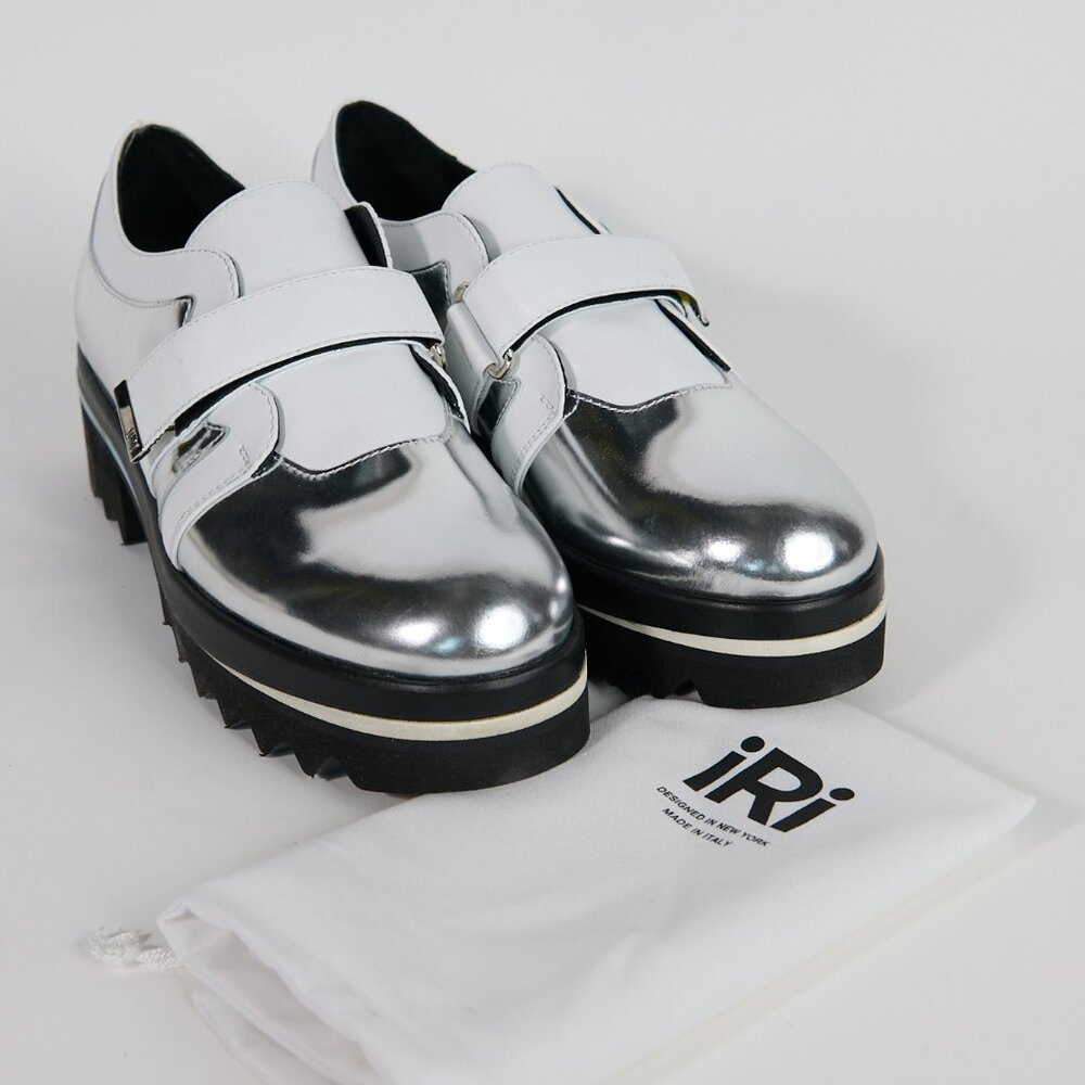 iRi - DAAN Silver Leather - NWOT - Size  40